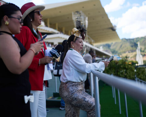 A day at the races: How Venezuelans find joy despite familiar political turmoil