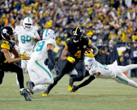 Pittsburgh Steelers extend Monday Night Football home win streak to 23 in victory over Miami Dolphins