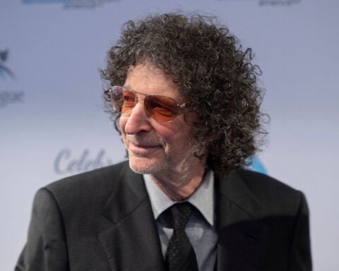 Howard Stern puts an end to the guessing game, signs new deal with SiriusXM