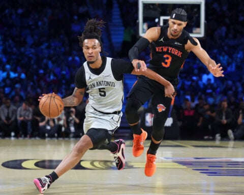 Knicks win NBA Cup after rallying to beat Spurs 124-113