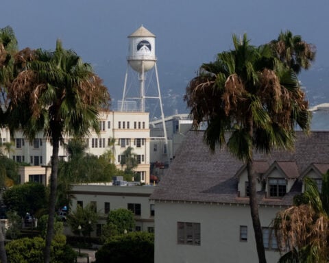 Warner Bros. Discovery advises shareholders to reject Paramount’s offer. But the battle isn’t over