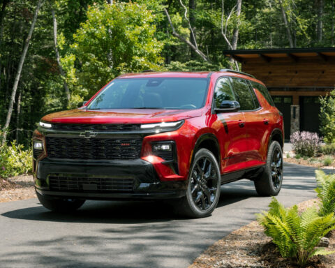 Chevrolet Traverse vs Ford Explorer