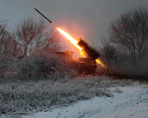 Putin warns that Russia will seek to extend its gains in Ukraine if peace talks fail