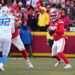 Chiefs' Patrick Mahomes begins rehab after knee surgery with eye on Week 1 return in 2026