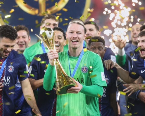 Safonov makes 4 penalty saves in shootout as PSG beats Flamengo to win Intercontinental Cup