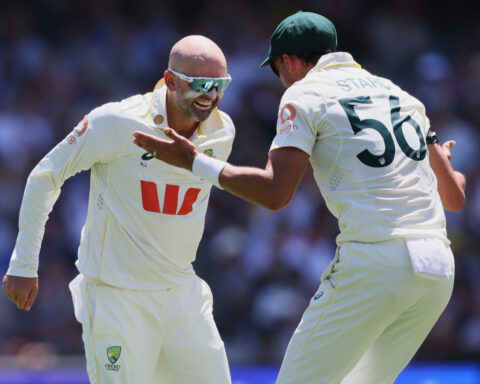 Lyon moves to second on Australia's all-time bowling list as England struggles in 3rd Ashes test