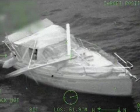 Video shows Coast Guard helicopter rescue after sailboat mast snaps in rough waters off Florida