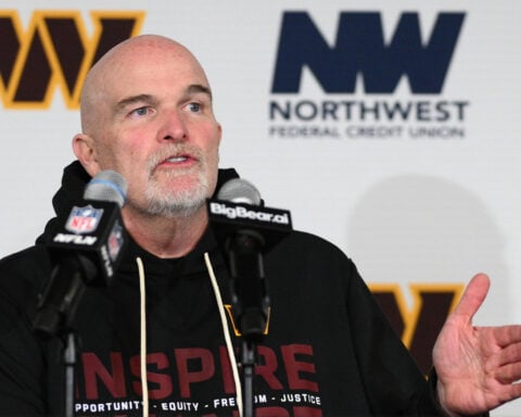 3 players are ejected after a brawl late in the Eagles' game against the Commanders