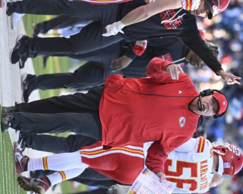 Chiefs lose another QB to a knee injury. Gardner Minshew knocked out of loss to Titans