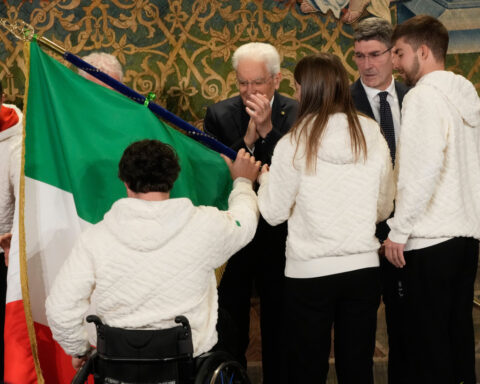 Italy’s 4 flag bearers for Milan Cortina Winter Olympics honored in handover ceremony