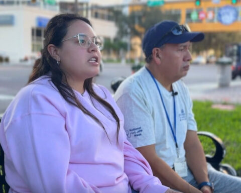 Teen has surgery to amputate 174-pound leg