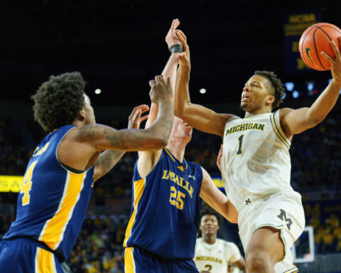 No. 2 Michigan closing gap on No. 1 Arizona in AP Top 25, Duke falls out of top five