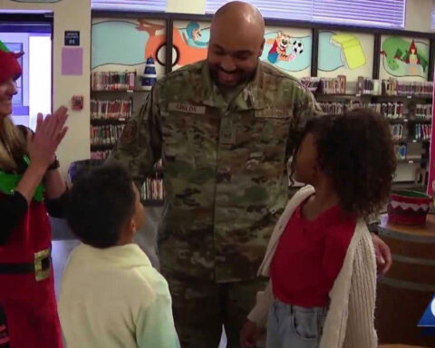 Florida siblings surprised as Air Force dad returns home for Christmas