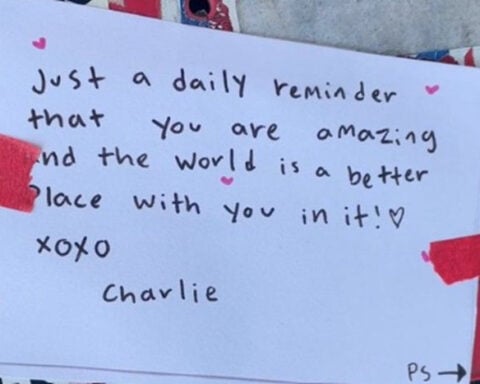 Student's notes spark citywide "ripples of kindness" effect. Meet the mysterious author behind them.