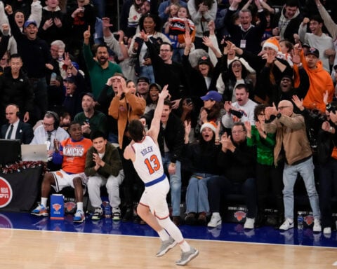 Tyler Kolek chases down Donovan Mitchell for a block and helps the Knicks catch the Cavaliers