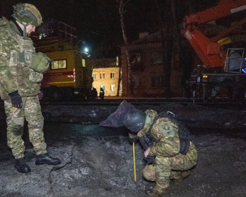 Trump-Zelenskyy talks will address security guarantees and reconstruction, Ukraine leader says