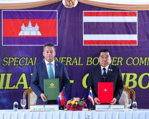 Cambodia reports Thai air strikes as the 2 nations hold peace talks