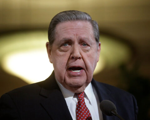 Jeffrey R. Holland, next in line to lead Church of Jesus Christ of Latter-day Saints, dies at 85