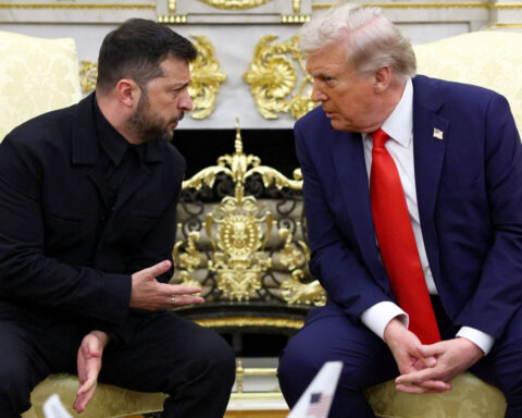 Zelensky and Trump to meet in Florida after weeks of intensive peace talks