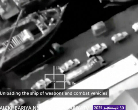 Saudi Arabia bombs Yemen port city over weapons shipment from UAE for separatists