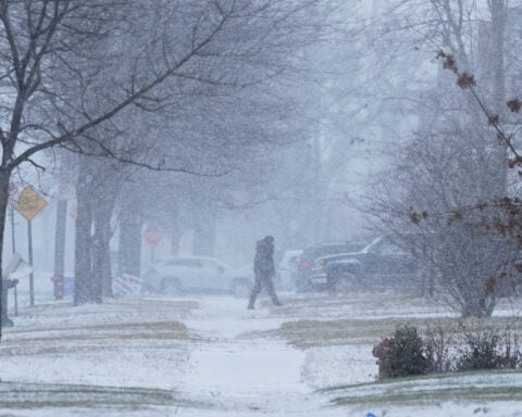 Arctic blast brings snow and wind to the Great Lakes and Northeast