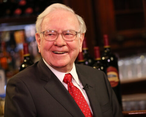 Today is Warren Buffett’s last day as Berkshire CEO. Business leaders tell us what they learned from him
