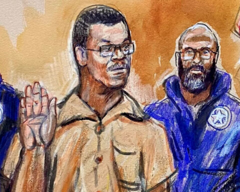 Man accused of placing pipe bombs near GOP and Democratic headquarters in Washington to remain in jail pending trial