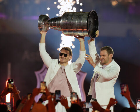 Florida Panthers and New York Rangers bring 'Miami Vice' flair to Winter Classic