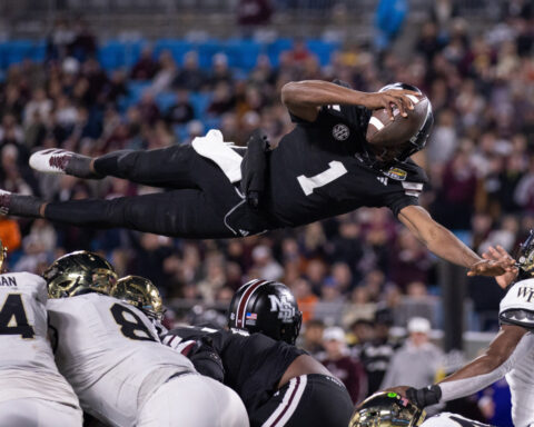 Robby Ashford leads Wake Forest past Mississippi State 43-29 in Duke's Mayo Bowl
