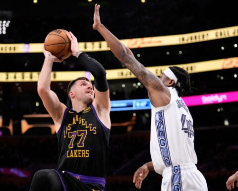 Doncic and James score 30+ each for 1st time this season in Lakers' 128-121 win over Grizzlies
