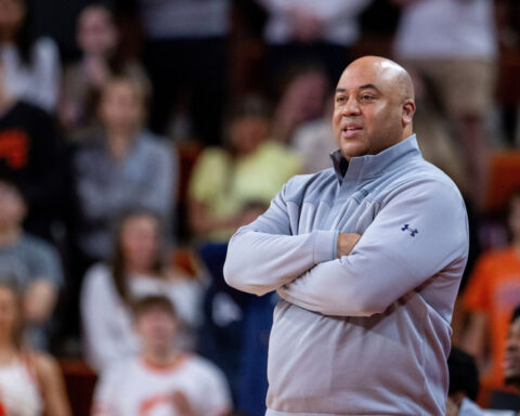 Notre Dame coach Micah Shrewsberry apologizes for actions after controversial call late in Cal loss