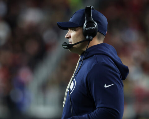 Seahawks secure No. 1 seed in NFC and division title with dominant 13-3 win over 49ers