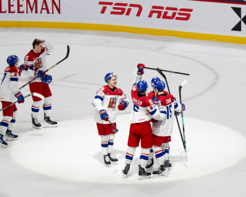Czechia beats Canada 6-4 in world junior hockey to set up all-European final with Sweden