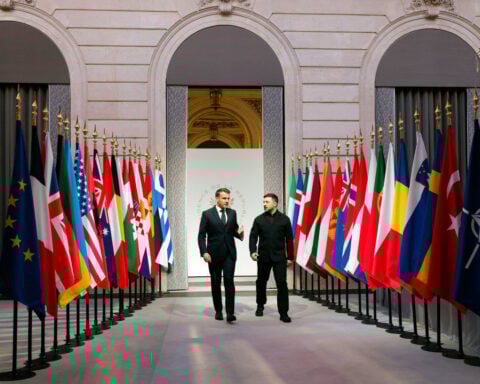 UK and France agree to send troops to Ukraine in event of peace deal with Russia