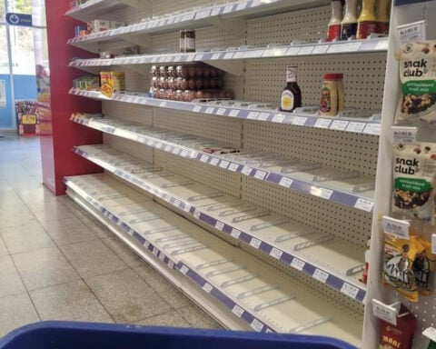 Days after US attack, weary but resilient Venezuelans try to return to normal amid fears of repression