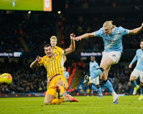 Man City drops more points to dent Premier League title challenge, Man United draws with Burnley