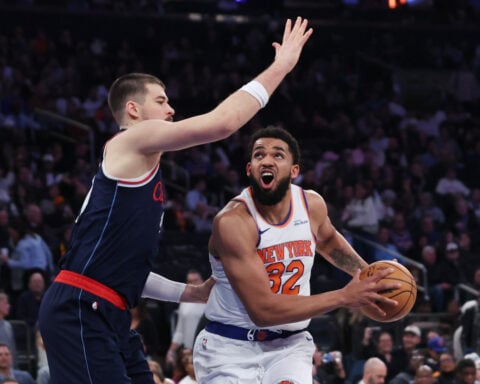 Towns bounces back with strong game as the Knicks beat the Clippers 123-111 to snap a 4-game skid