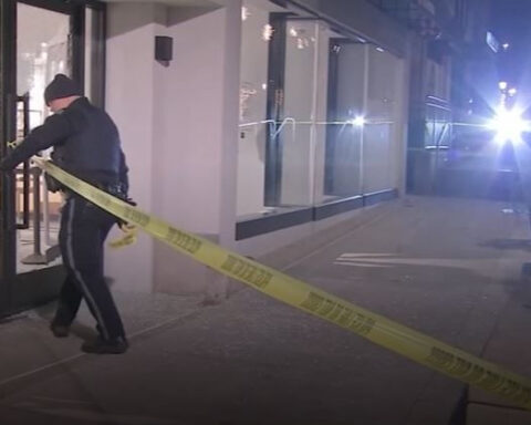 Burglars smash through front door of Lululemon store