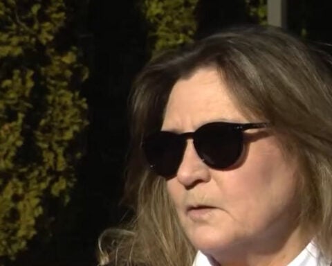 Woman says she never applied for unemployment benefits that letter asked her to repay