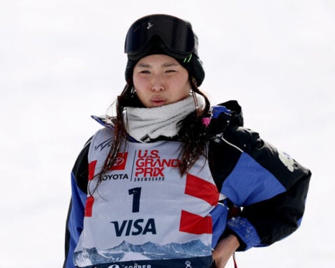 US snowboarding star Chloe Kim dislocates shoulder in training ahead of 2026 Winter Olympics