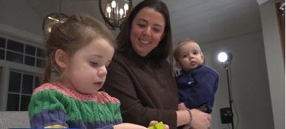 Cold cap helped mom keep hair during chemo. Now she is trying to help others get access to treatment.