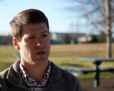 Dad leads community effort against rising airplane noise in neighborhoods