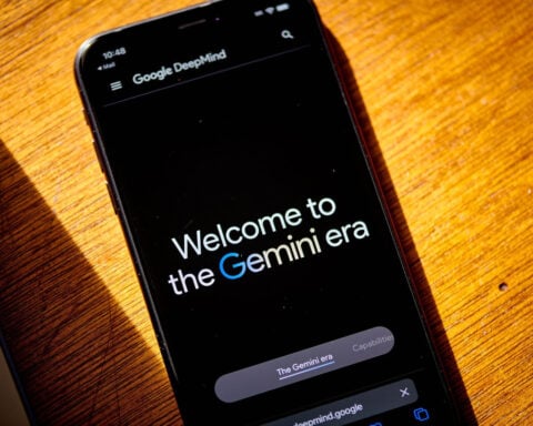 Apple teams up with Google Gemini for AI-powered Siri