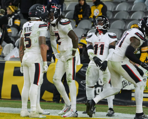 Texans stifle Aaron Rodgers and the Steelers 30-6 for franchise's 1st road playoff win