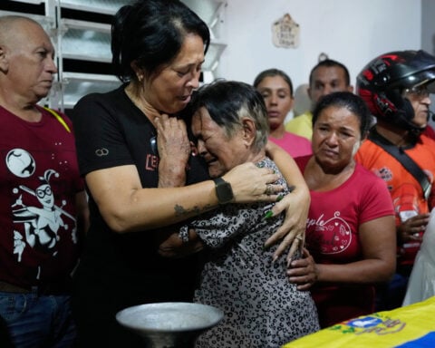 Families of prisoners in Venezuela wait in anguish as promised releases trickle