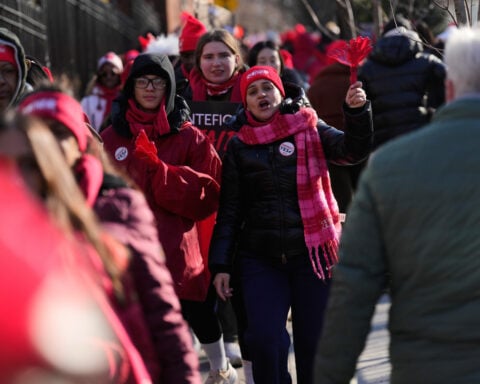 Hospital and nurses fail to negotiate during second day of NYC's largest nursing strike in decades