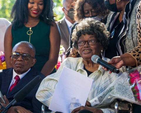 Claudette Colvin, who refused to move seats on a bus at start of civil rights movement, dies at 86