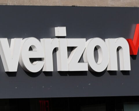 Verizon says hourslong outage that disrupted calling and data services has been resolved
