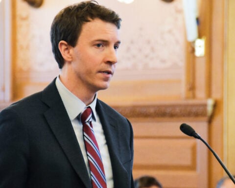 'Time to stick out your neck,' college CEO tells schools on contract that regulates paying players