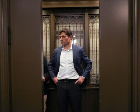 ‘Not backing down’: How the Minneapolis mayor’s response to ICE could become a Democratic blueprint